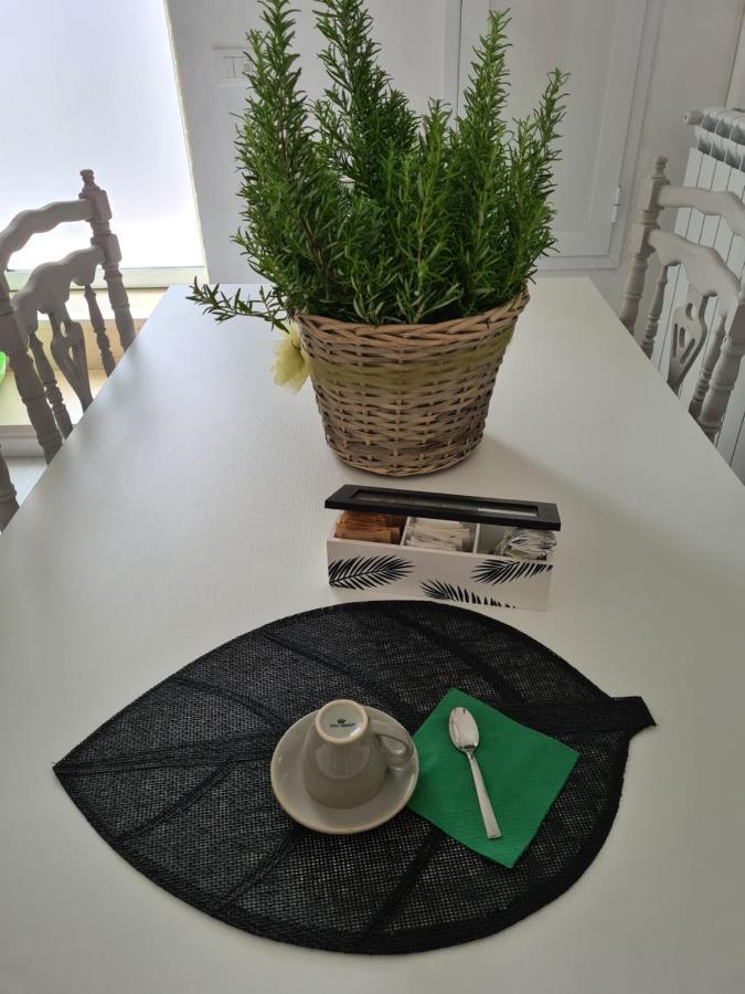 Bed & Breakfast Dimora Felice オストゥーニ エクステリア 写真