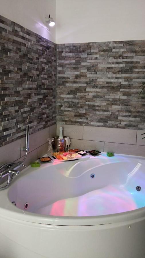 Bed & Breakfast Dimora Felice オストゥーニ エクステリア 写真